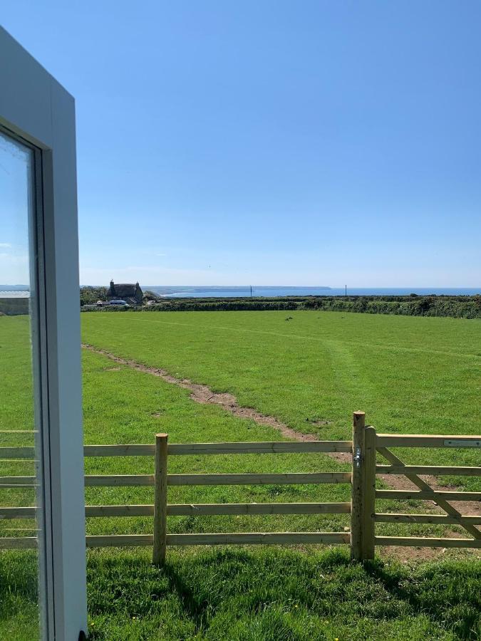 Ewe With A View Sea View Shepherds Huts Breage Exterior foto